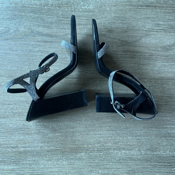 Zara woman’s sliver black stripe heels sandals - Picture 6 of 12